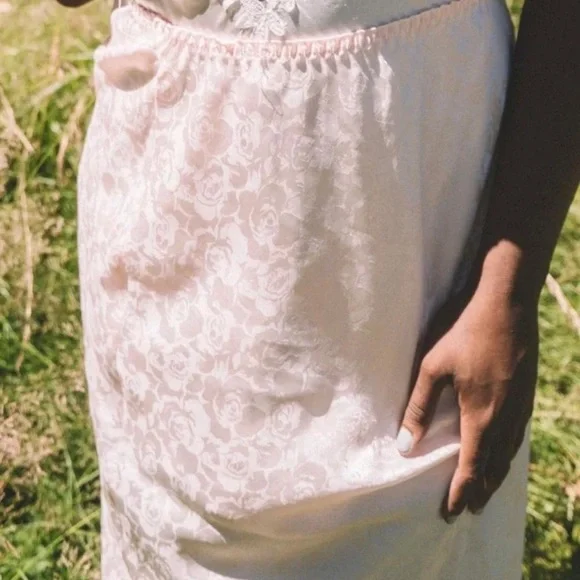 Vintage Lingerie Silk & Lace slip - Picture 2 of 3